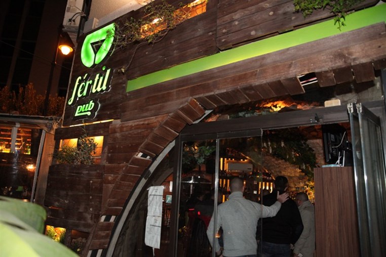 Fertil Pub on Saturday Night